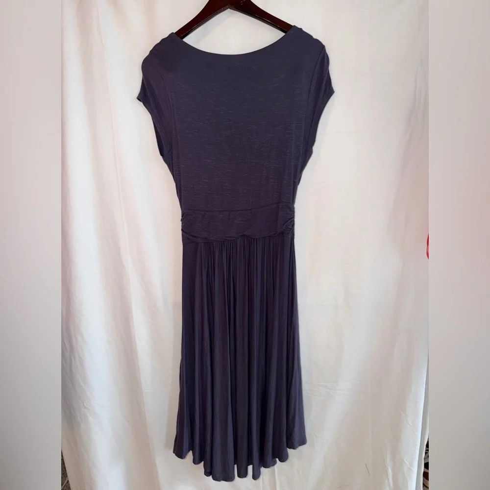 Maeve/Anthropologie midi dress in jersey knit with V-neck and ruching, size M - Picture 3 of 5